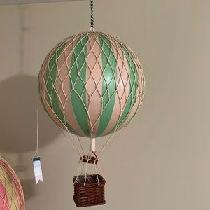 Small hot air balloon decoration